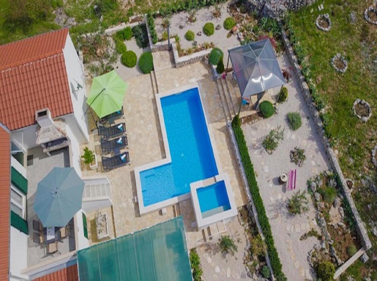 Holiday Home Ela Dračevica المظهر الخارجي الصورة