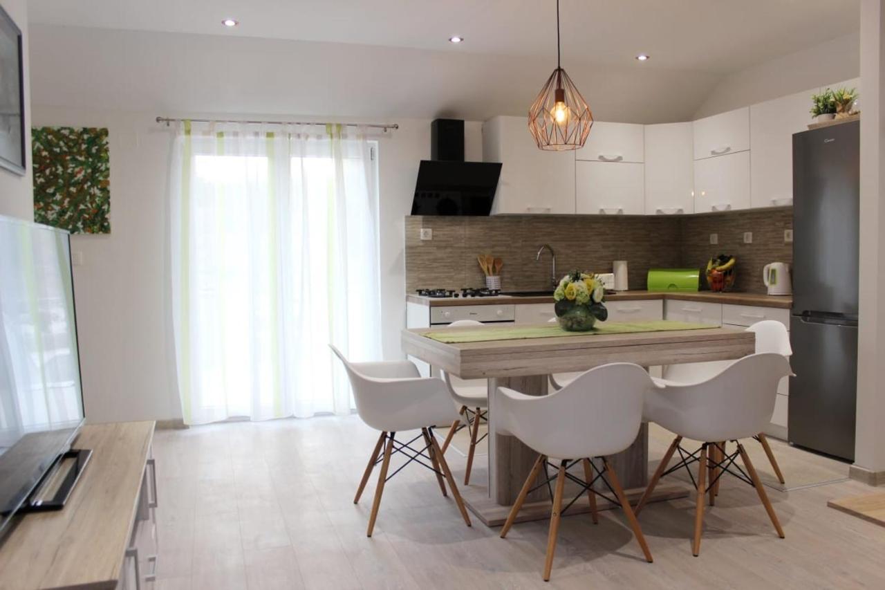 Holiday Home Ela Dračevica المظهر الخارجي الصورة